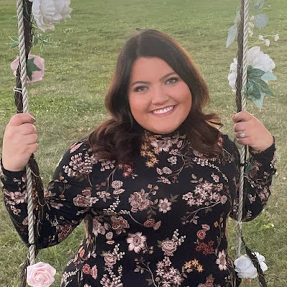 Meet your Posher, Hannah - Picture 1 of 1